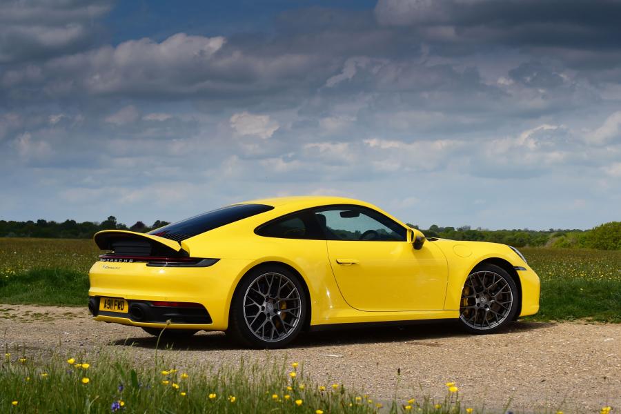  Porsche 911 Carrera 4S (992) 2019 года  (UK) (фото 27 из 40)